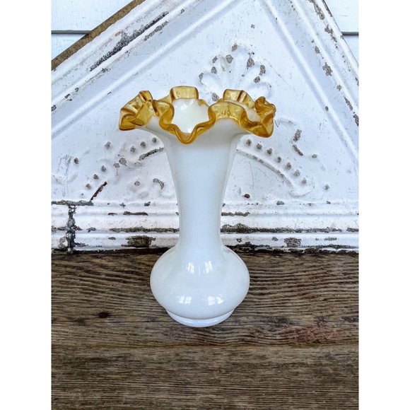 Vintage Fenton Gold Crest Milk Glass Crimped Ruffle Vase - Picture 7 of 12